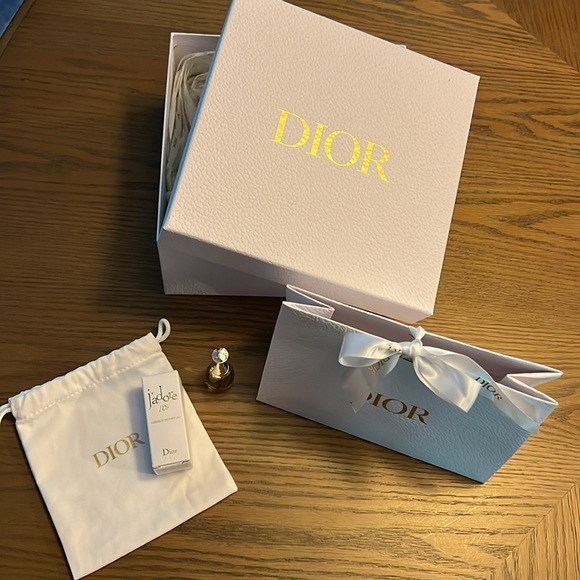 Dior Square Box & Bag Gifting Storage White Gold Samples - Picture 1 of 5